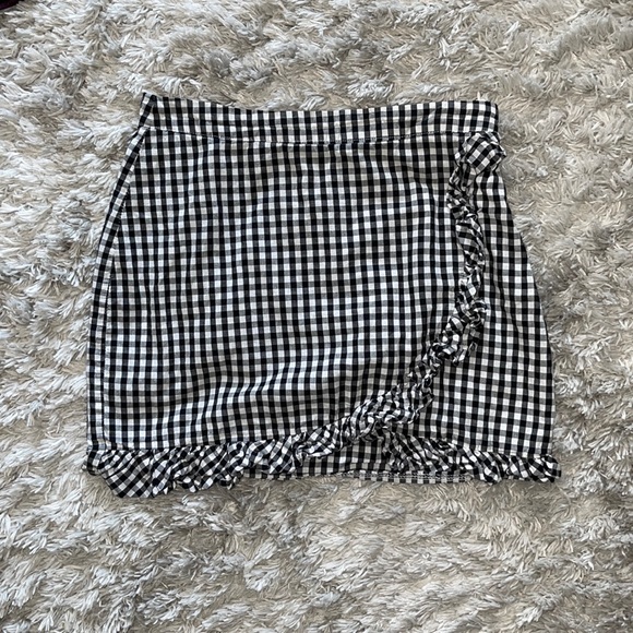 LF Gingham Skirt - Picture 2 of 6